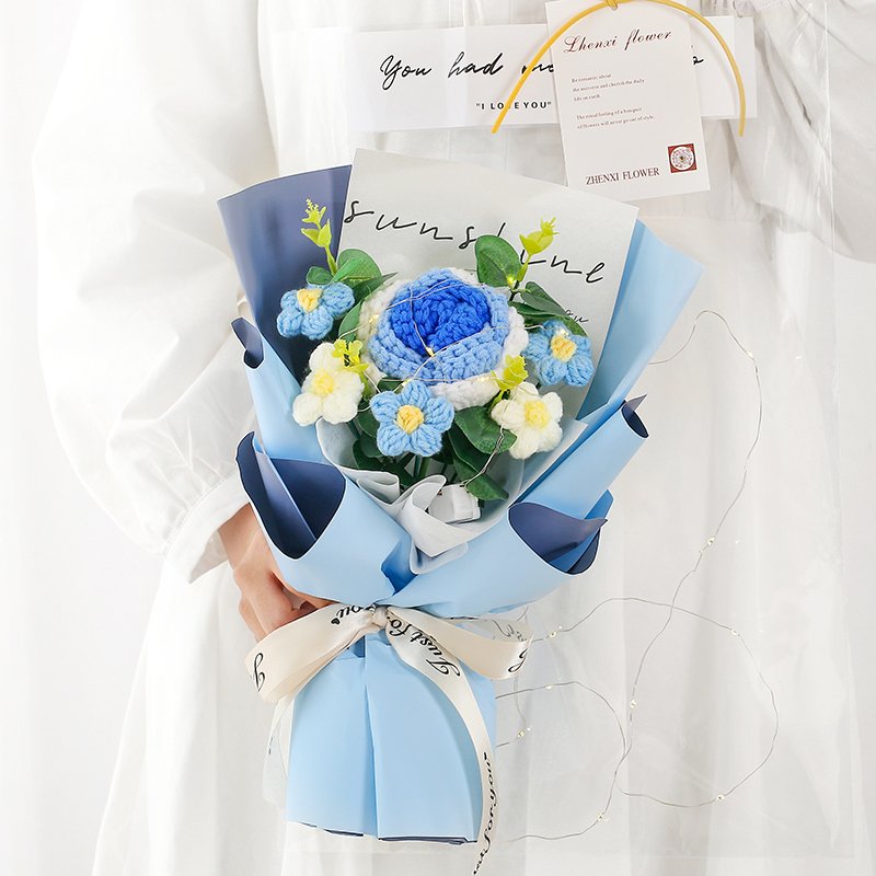 2024 New Hot Sale Flowers Bouquet Handmade Knitted Bouquet with Fairy String Lights for Valentine's Day Gift
