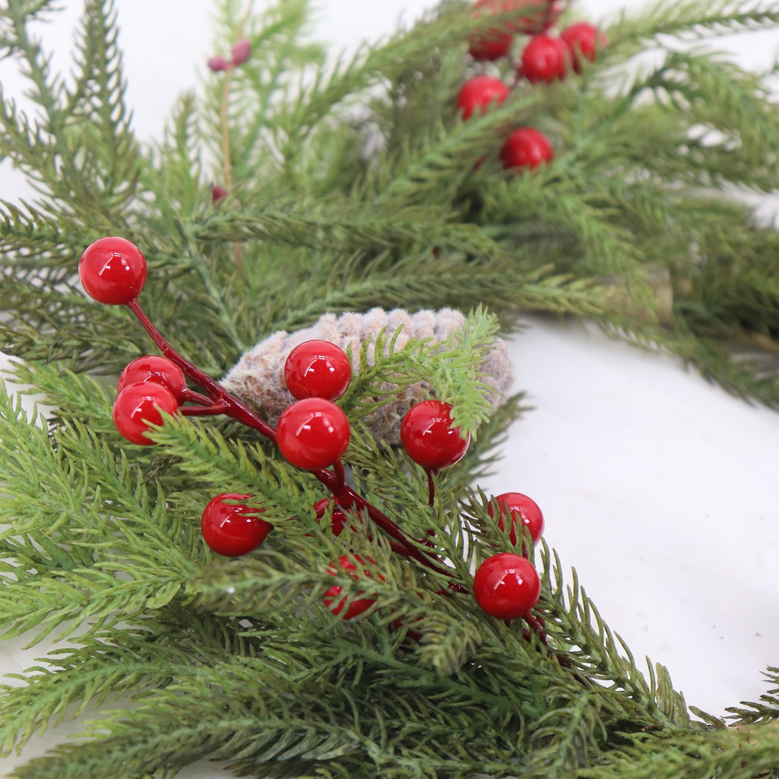 6.5 Inch Christmas Wreath Door Decoration Artificial Red Hoop Pine Cedar Fruit Preserved Flowers Plants Candle Ring Christmas