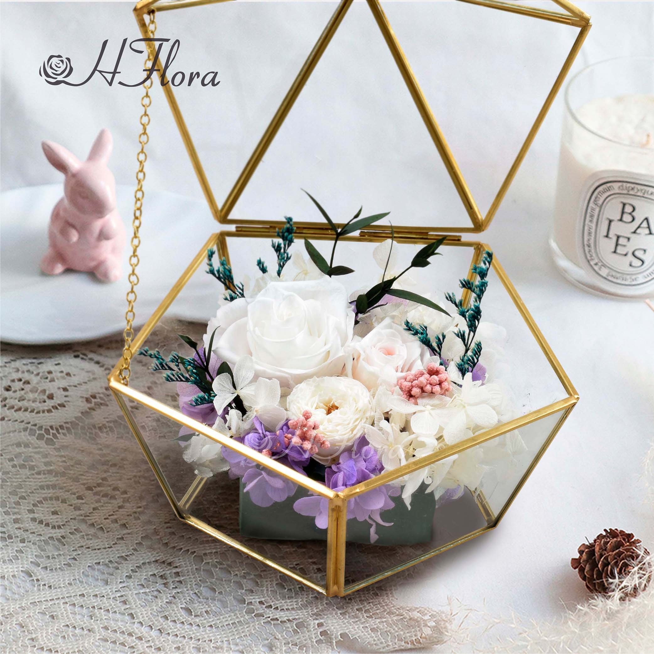 HFloral Hot Selling Preserved Flowers in Pentagon Glass Low Price Manufacturer Preserved Rose Glass Dome for Birthday Gift