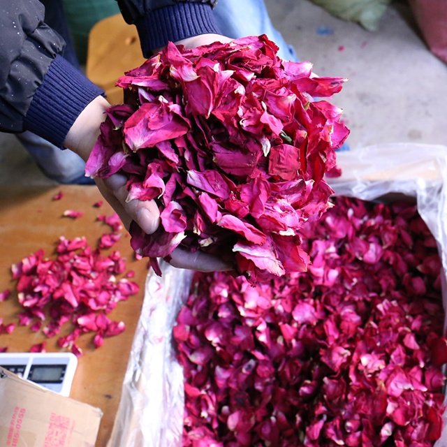Natural Dry Petal Red Rose Confetti White Dried Rose Flower Petals Preserved for Bath Wedding & Christmas Decor