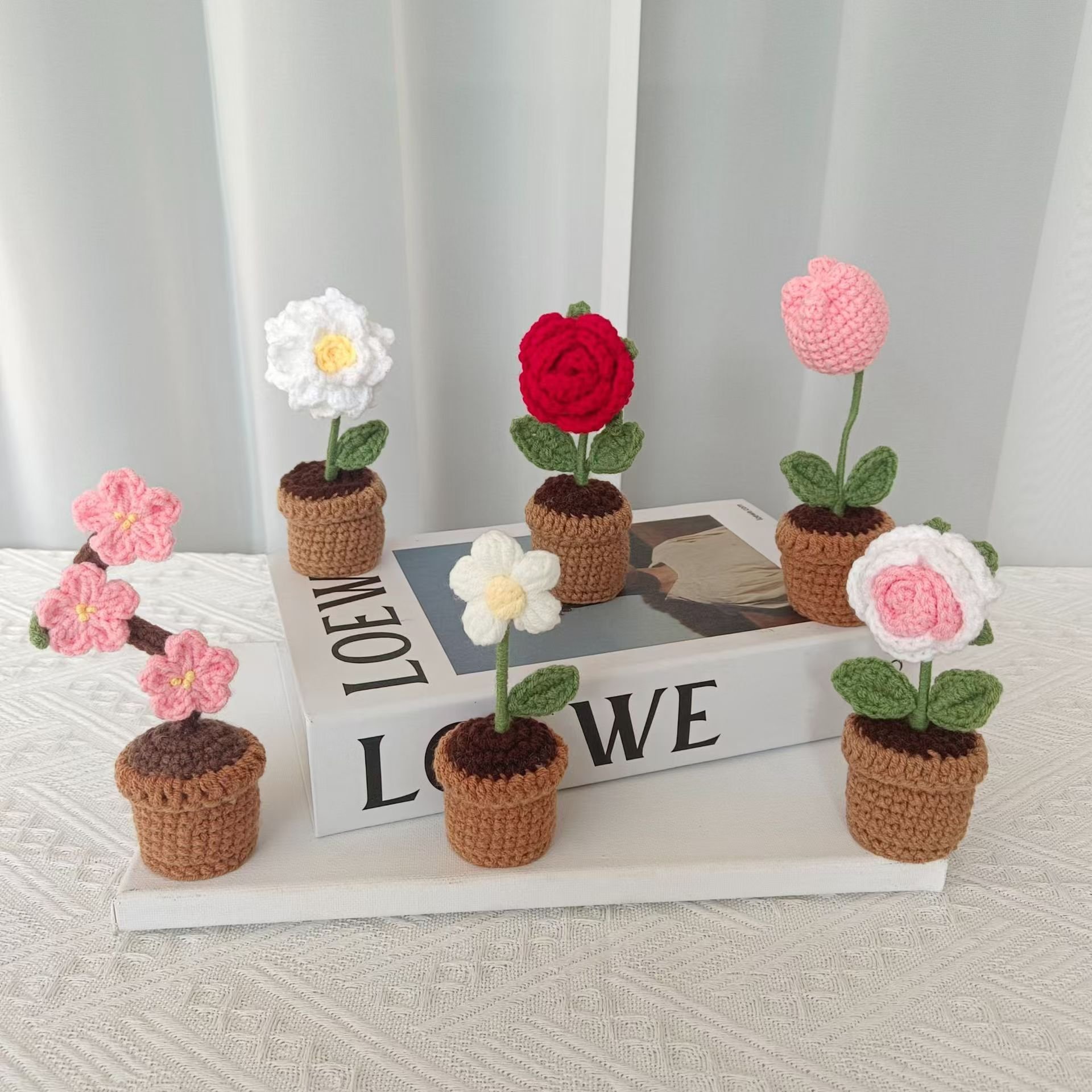 Handmade Small Knitted Flower Pot Gift Flower Crochet Flower Pot for Home Christmas Decoration