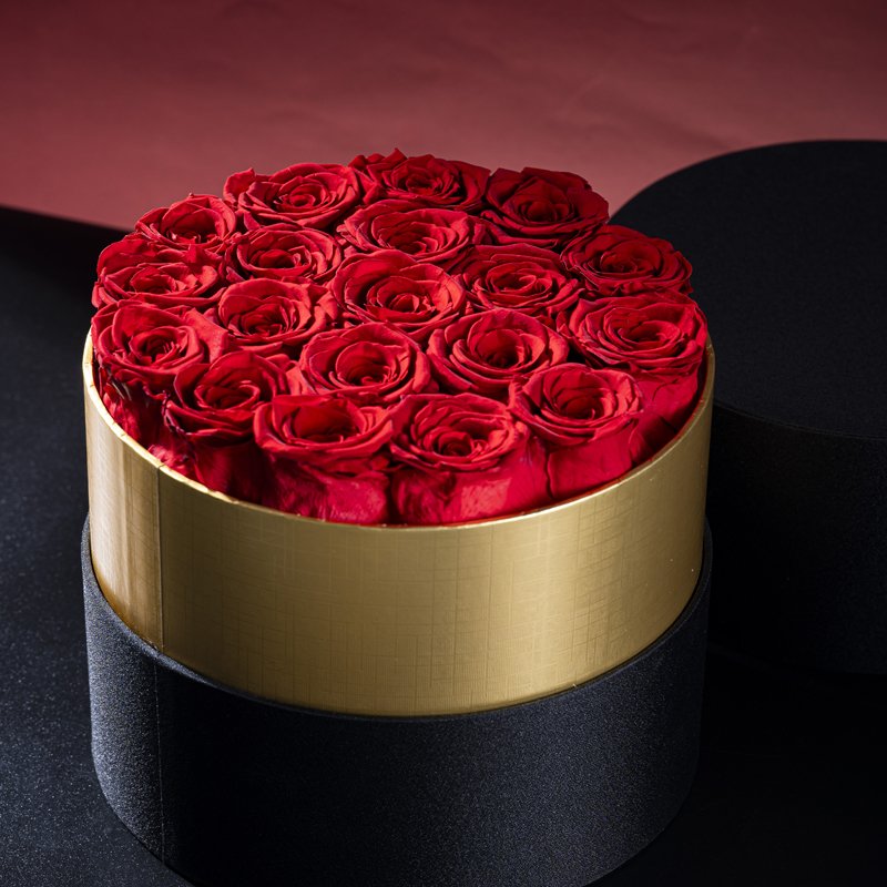 Hot selling popular classic gold border hugging bucket preserved everlasting eternal flower red rose gift holiday decoration