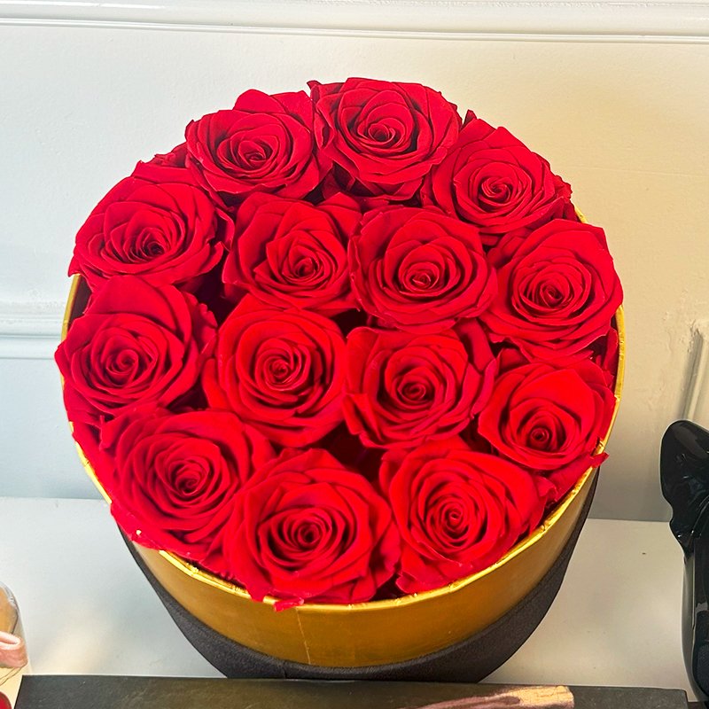 Wholesale Natural Preserved Flowers Rose Boxed Valentine's Day Flower Bucket Decorative Home Hug Bucket
