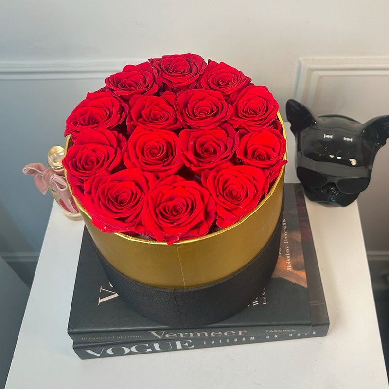 Wholesale Natural Preserved Flowers Rose Boxed Valentine's Day Flower Bucket Decorative Home Hug Bucket