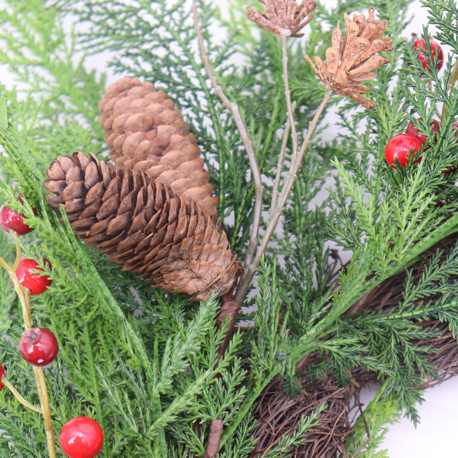 Exquisite 76cm Red Fruit Ring with Long Flat Cypress Pine Cone Indoor/Outdoor Christmas Decoration Preserved Flowers & Plants