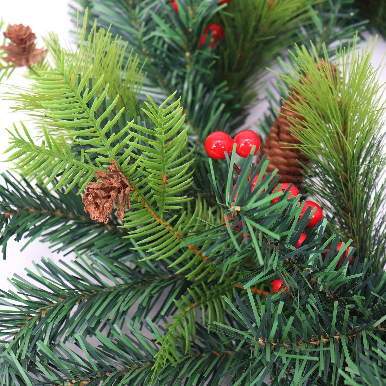Hot Selling 61cm Christmas Fir Pine Needle Red Fruit Ring Seasonal Door Wreath artificial green plants Preserved Flowers Plants