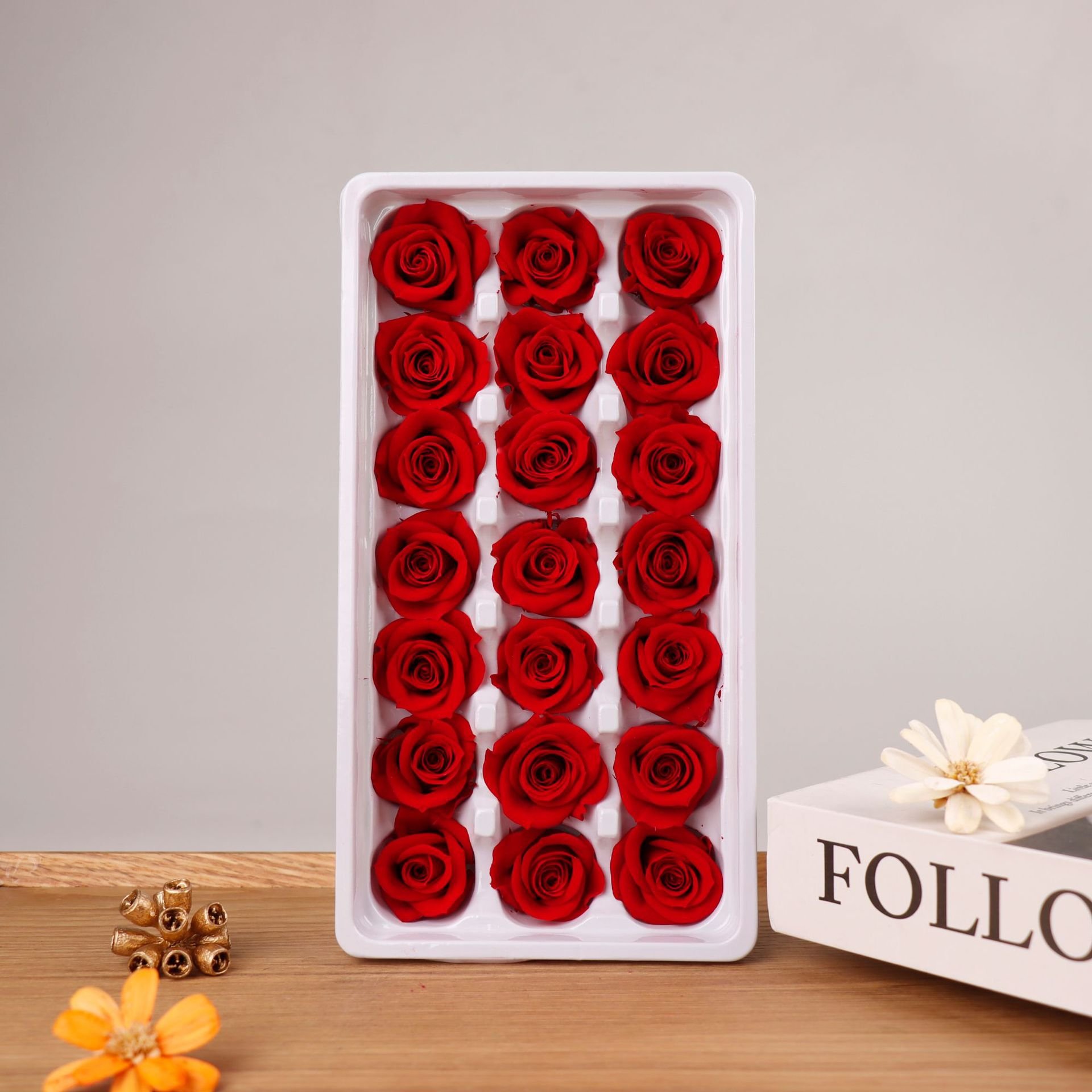 Handmade DIY flower material source manufacturers wholesale 21 small Champagne A grade 2-3cm eternal flower rose head