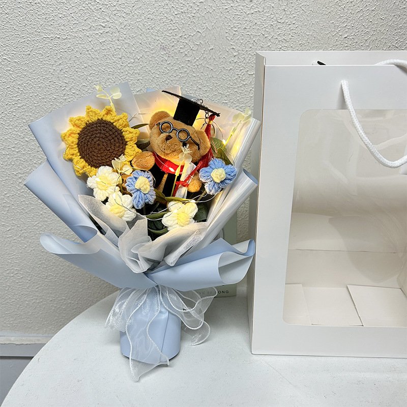 Wholesale Hand Crochet Bouquet of Flowers With Cute Animal Toys Crochet for Graduation Bear Bouquets students teacher Gift