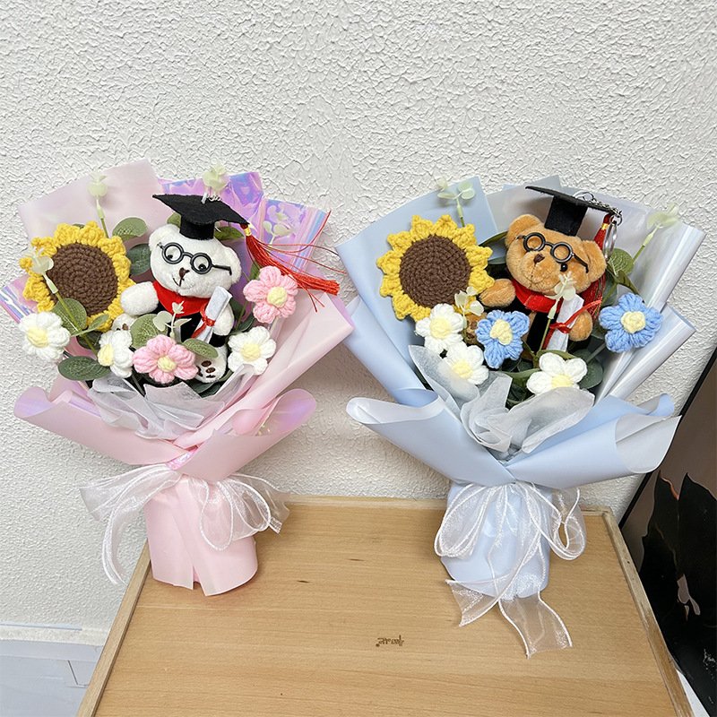 Wholesale Hand Crochet Bouquet of Flowers With Cute Animal Toys Crochet for Graduation Bear Bouquets students teacher Gift