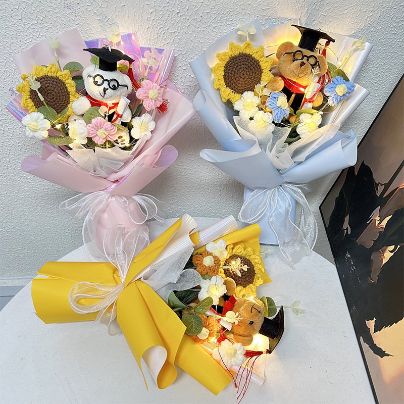 Wholesale Hand Crochet Bouquet of Flowers With Cute Animal Toys Crochet for Graduation Bear Bouquets students teacher Gift