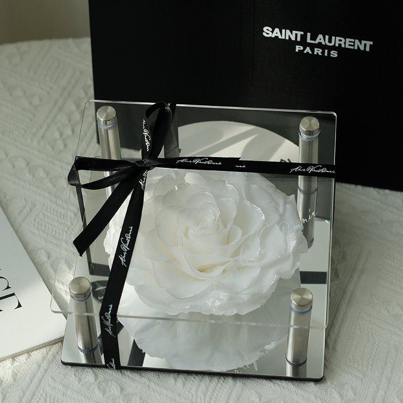 Home decoration and gift Clear Rectangular Valentine's Day Gift Rose Acrylic Display Box Preserved Flower Acrylic Box