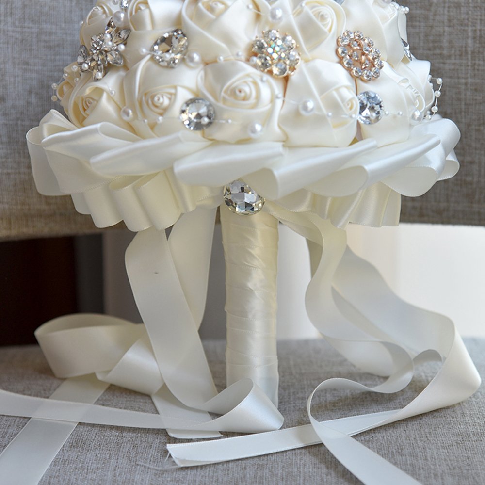 Romantic Wedding Bride Holding flower Bouquet Roses with Brooch Bouquets Handmade Satin Roses