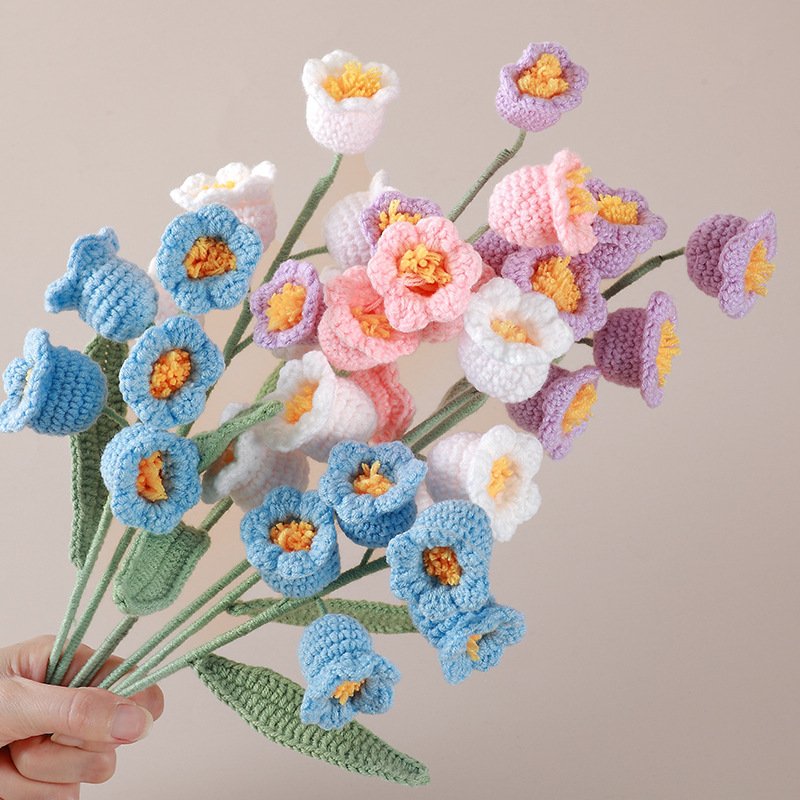 Wholesale Colorful Crochet Knitted Carnation Flowers for Home Accessories Amigurumi Kitting Flower Bouquet Mother Day Gifts