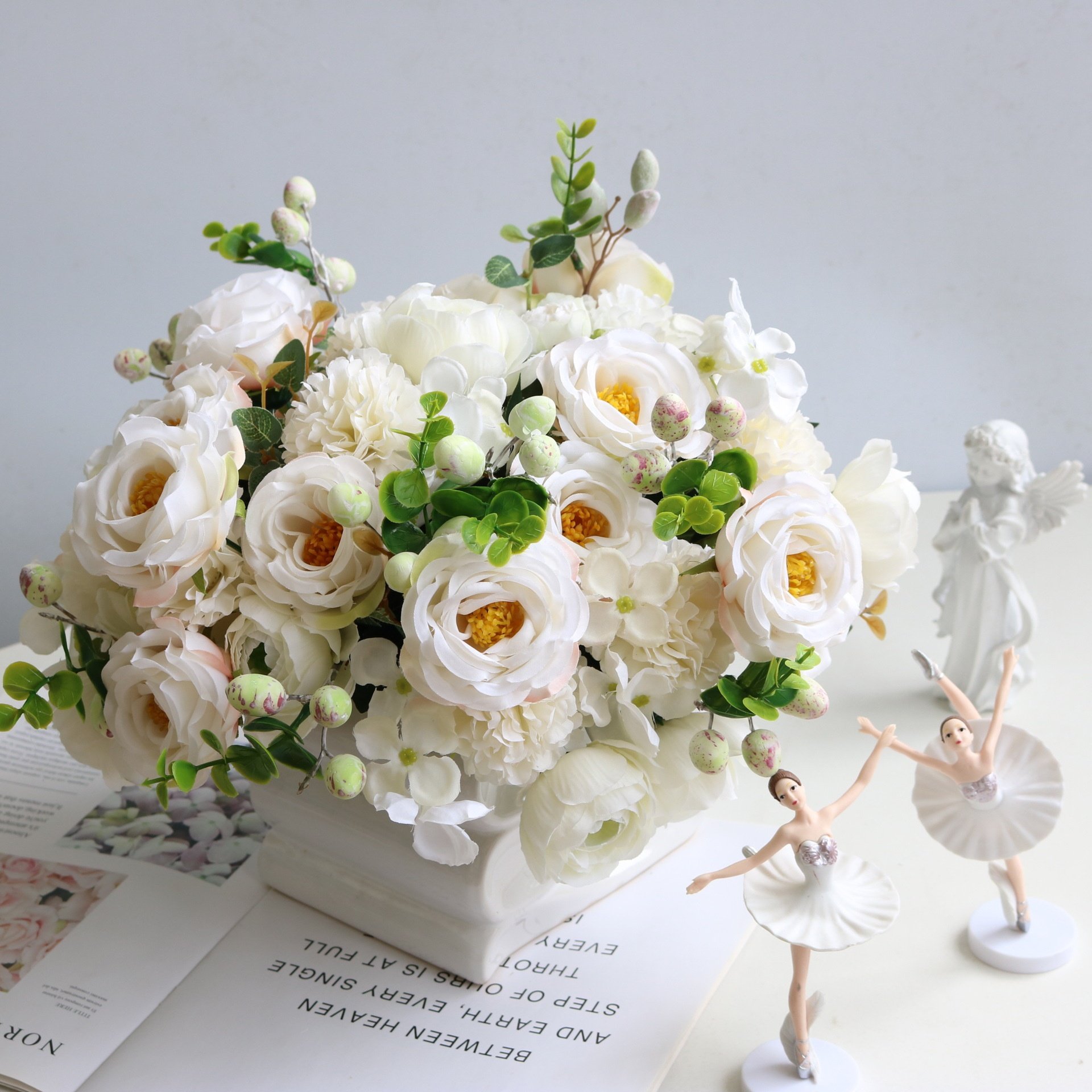 O-X836 Wholesale White Pink Artificial Rose Flower Bundle High Quality Wedding Bridal Silk Mini Flower Bouquet for Table Decor
