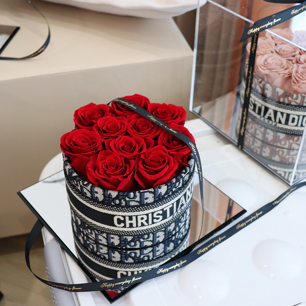 Hote selling Eternal Preserved Rose Flower Round Gift Box Get well soon rose forever Floral gift for women