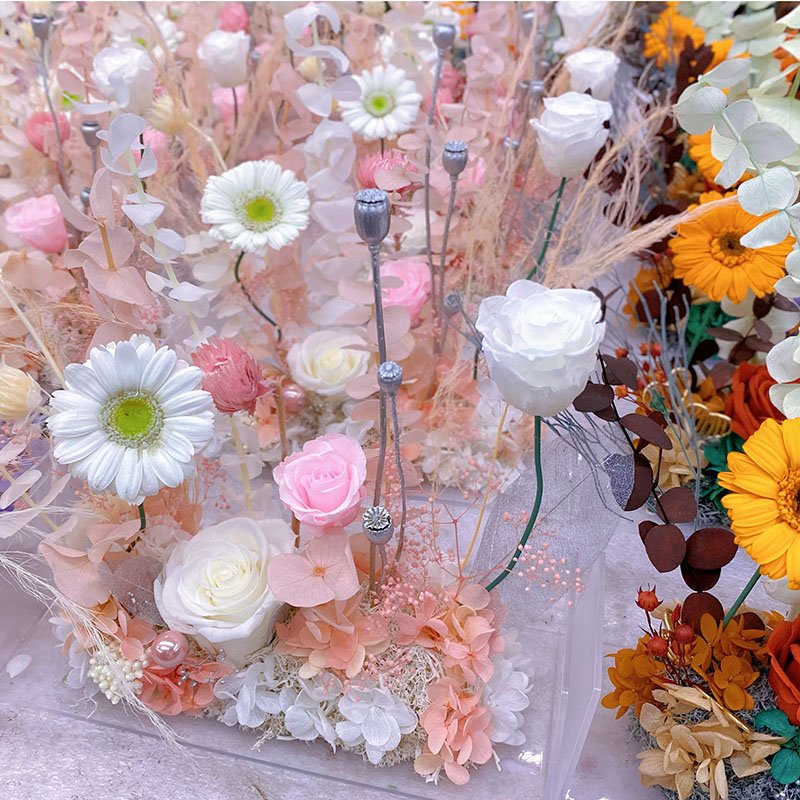 Wholesale Preserved Flower in Acrylic Hand-held Fresh Flower Baskets Valentine's Day Hand-Held Preserved Flower