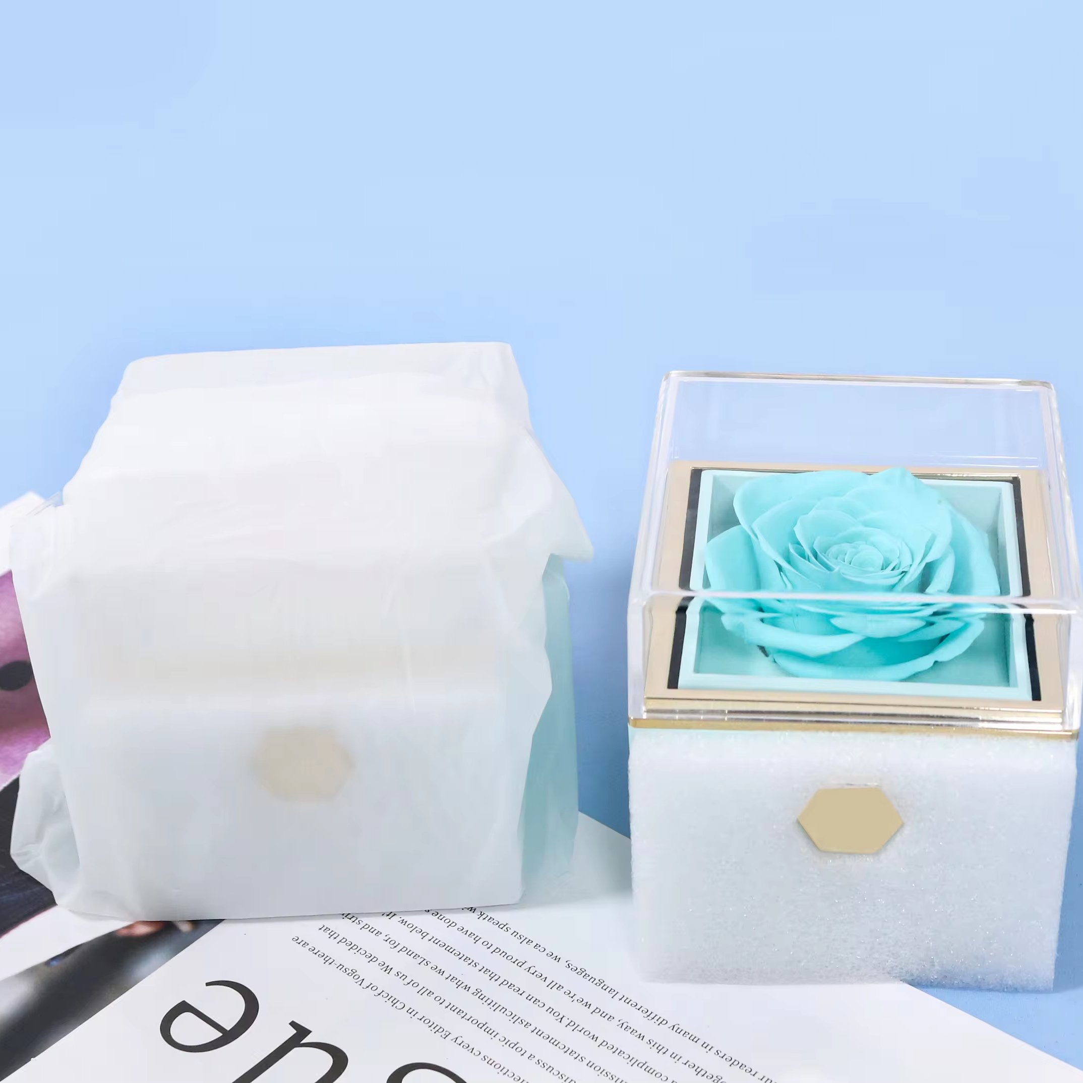 Ins Hot Selling New Style Rose In Box Preserved Flowers Acrylic Preserved Rotating Flower Box For Gift
