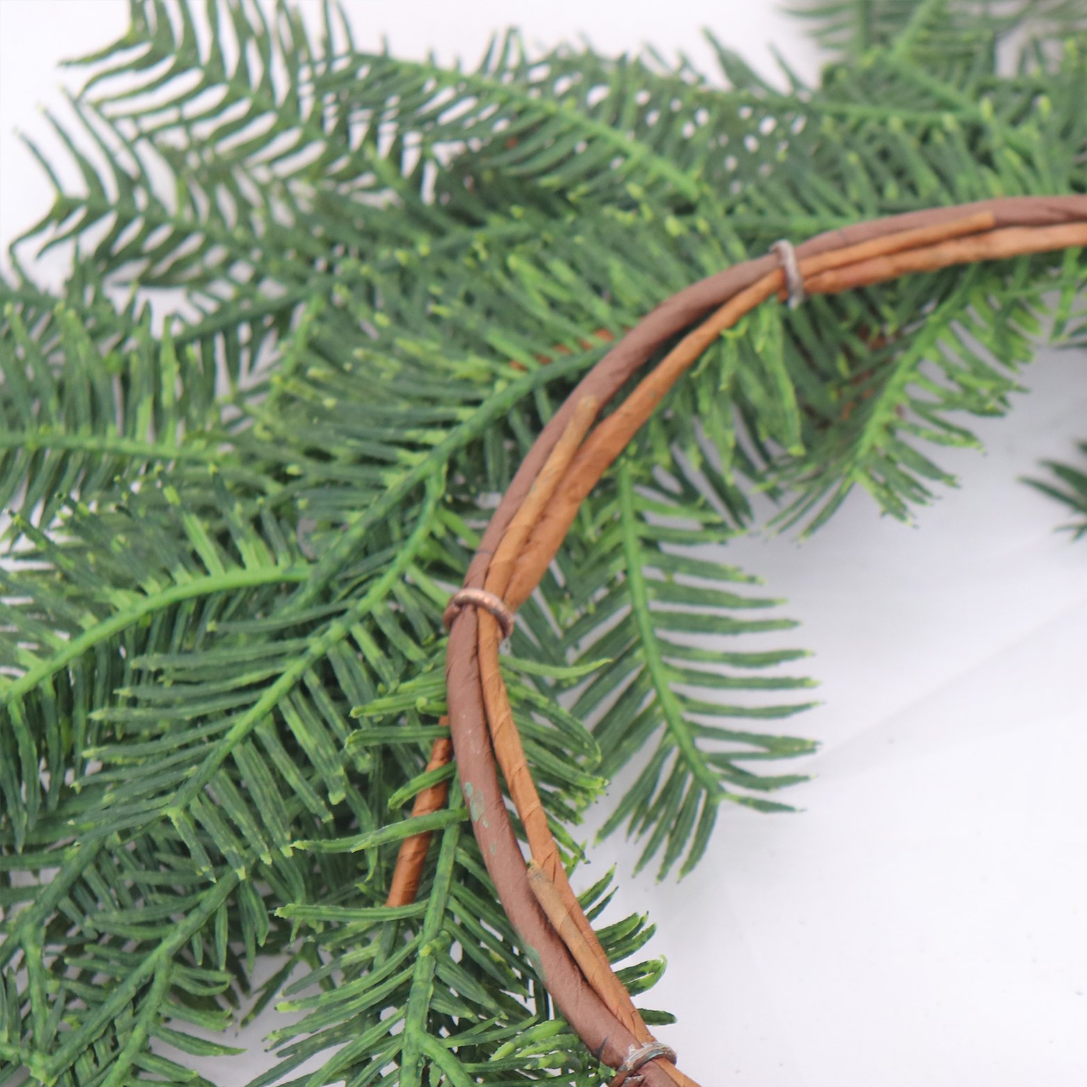 Cheap Price 6.5in Internal Diameter Hemlock New Style PVC PE Artificial Christmas Wreath Preserved Flowers Plants Christmas