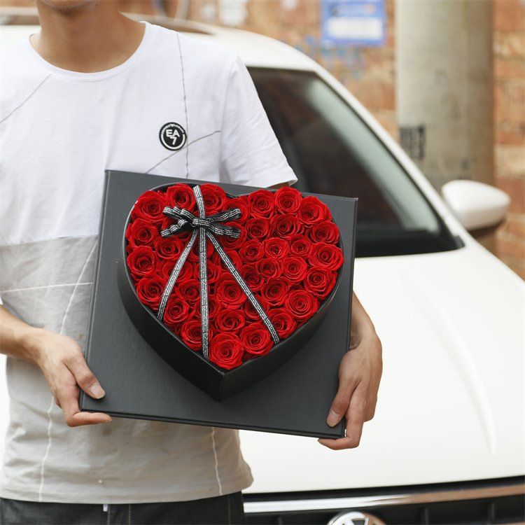 Wholesale Natural handmade Eternal rose flower preserved rose heart shape in gift box eternal eternity forever roses flowers