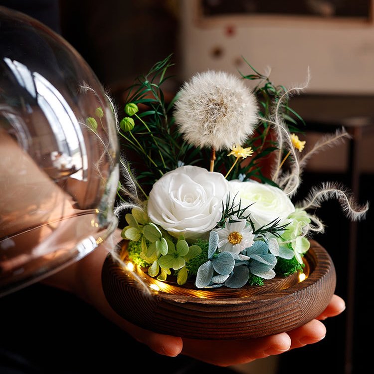 Glass dome with glowing who wholesale romantic Valentines gift preserved rose flower