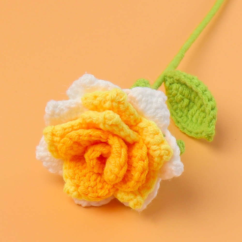 2024 Wholesale Wool Red Knit Roses Flower Preserved Rose Flower Wedding Valentine's Day Mothers Day Gifts Crochet Flower Rose