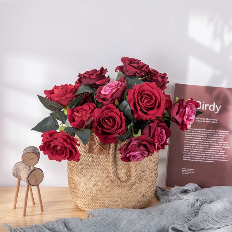 MW03336 Popular Artificial Red Roses Short Stem With One Flower Head Velvet Material For Flower Wall Backdrop Wedding Decoration