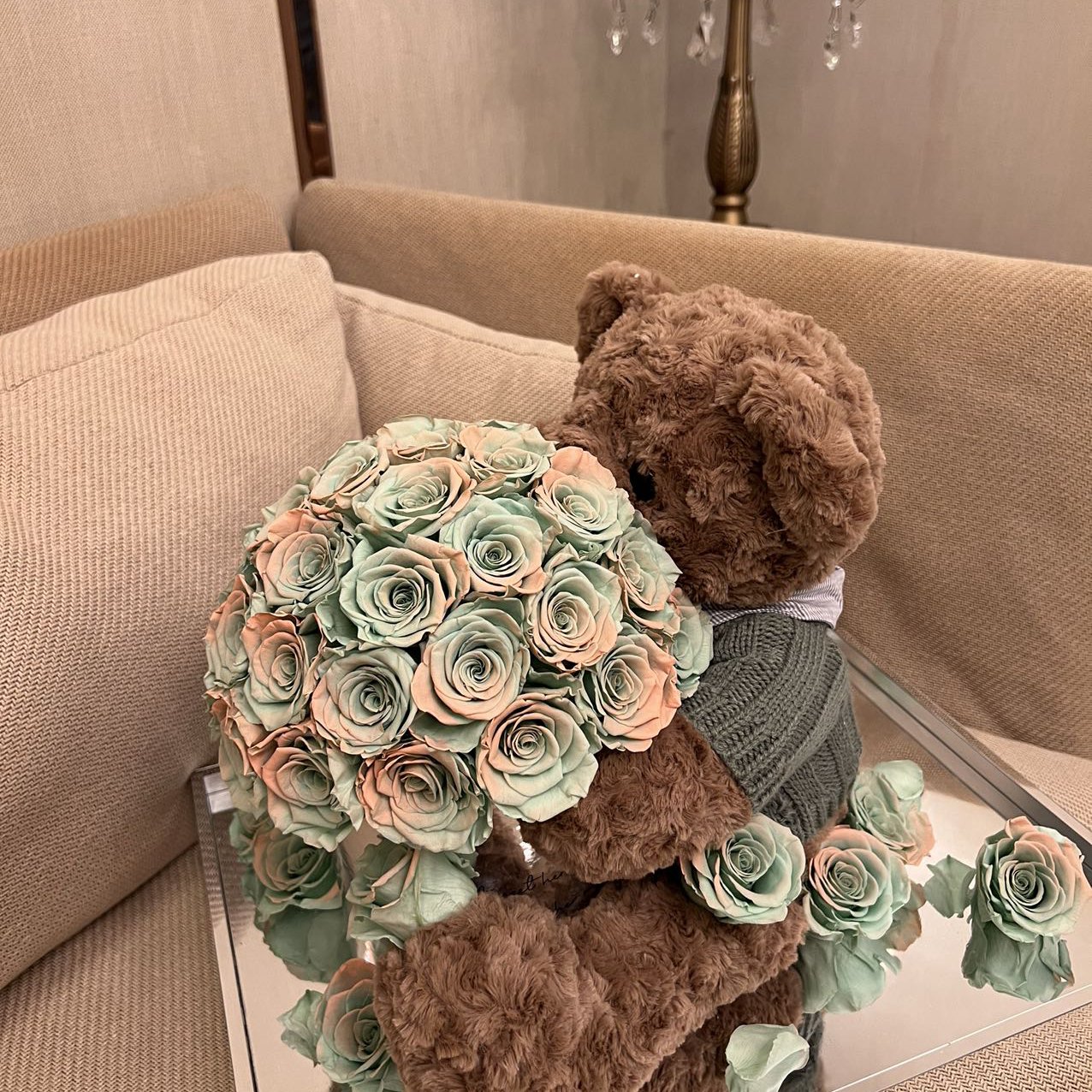 valentines day flower bouquet Bear hugging bucket eternal rose bear decoration immortal roses preserved flower in acrylic box