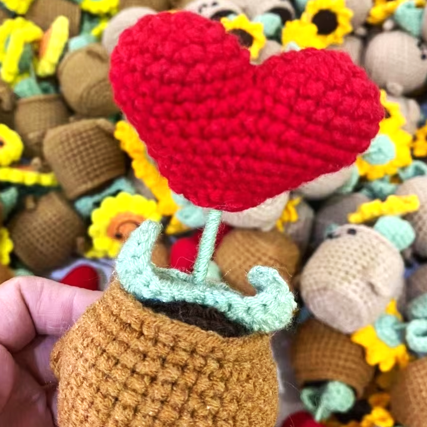 Hand Woven Flowers Decoration Potted Preserved Flowers Knitted Decor Hand Knitted Immortal Potted Crochet Flower