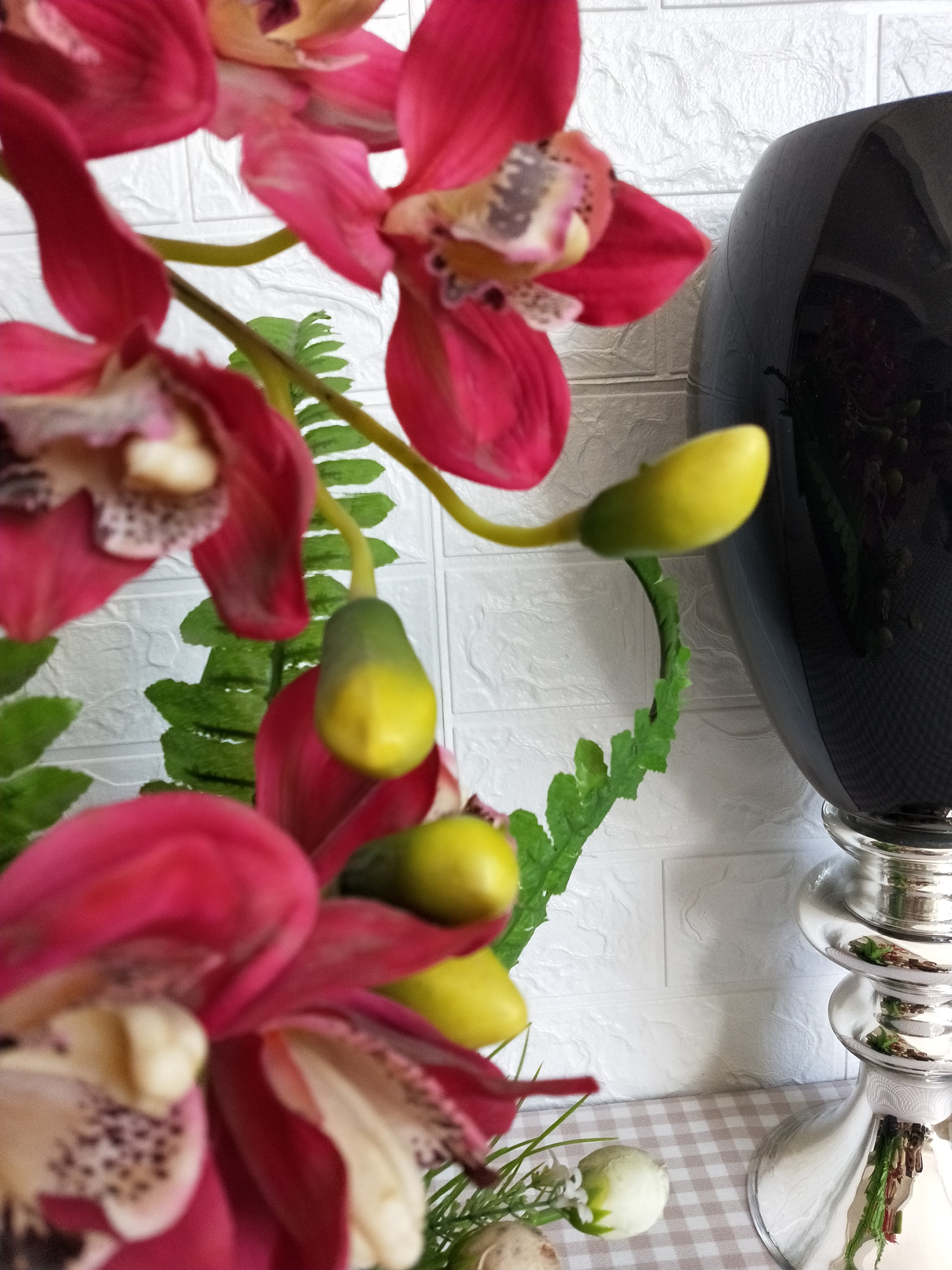 wholesale Artificial Flower arrangement Cymbidium orchid in retrangle ceramic pot for Corridor living room decoration