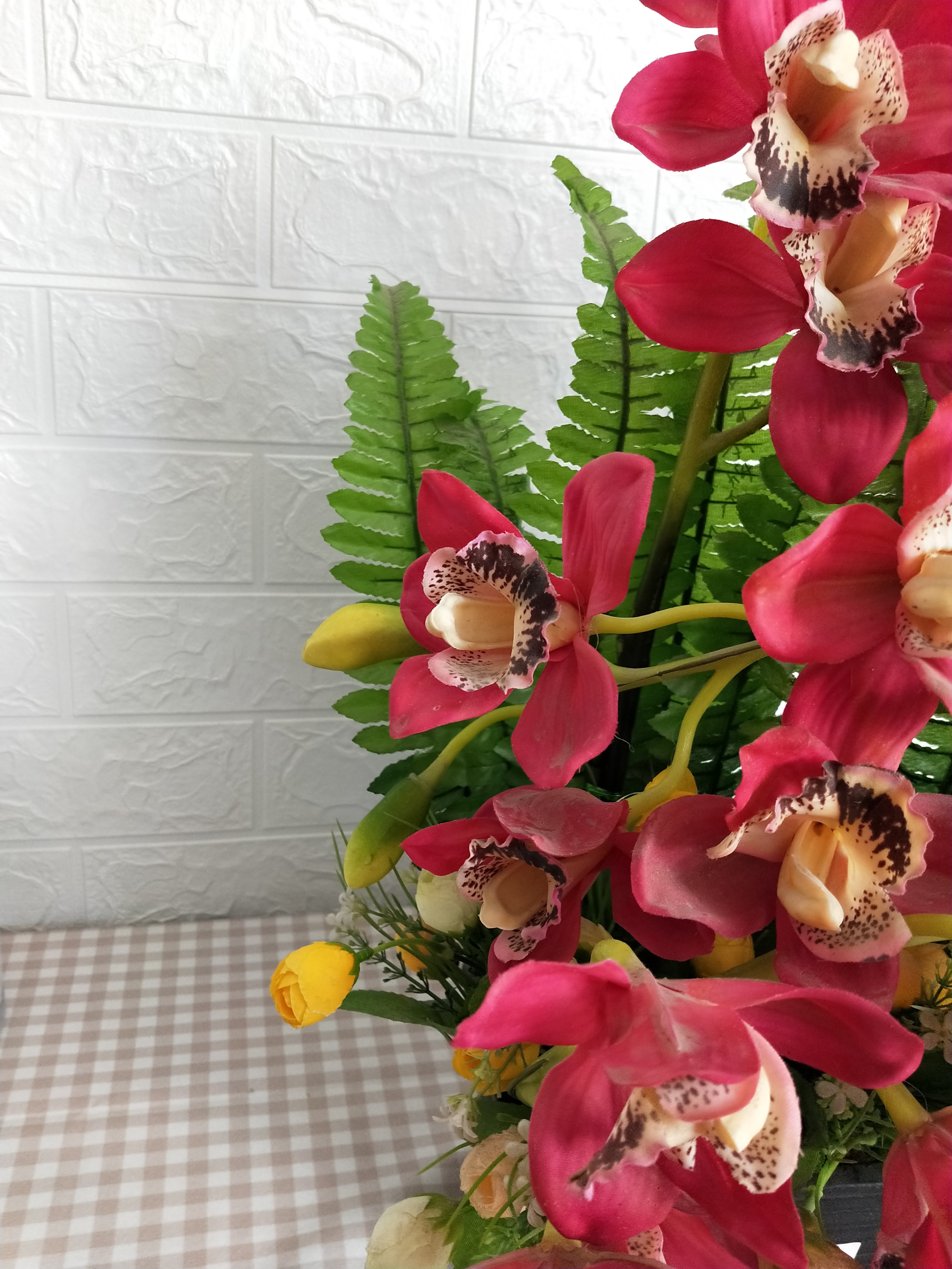 wholesale Artificial Flower arrangement Cymbidium orchid in retrangle ceramic pot for Corridor living room decoration