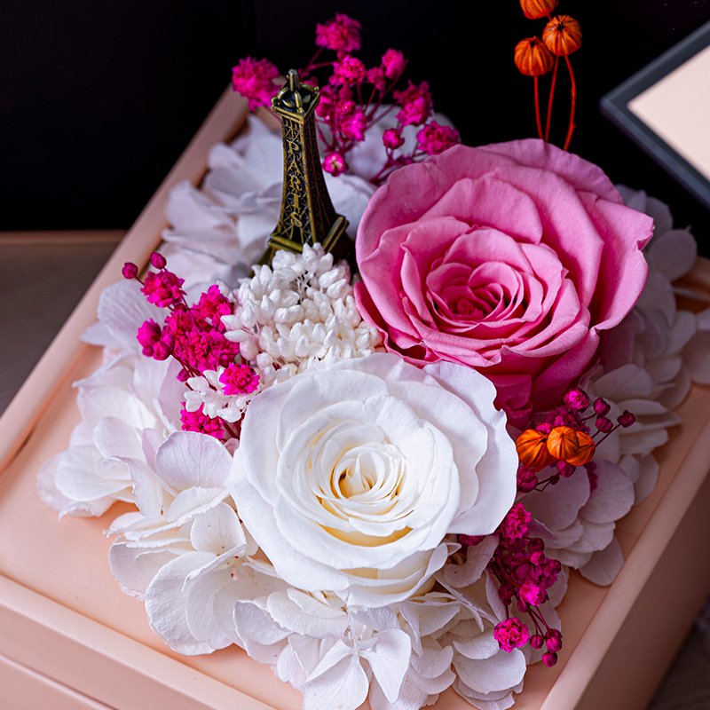 High quality boxed eternal flowers decorate various holiday decorations