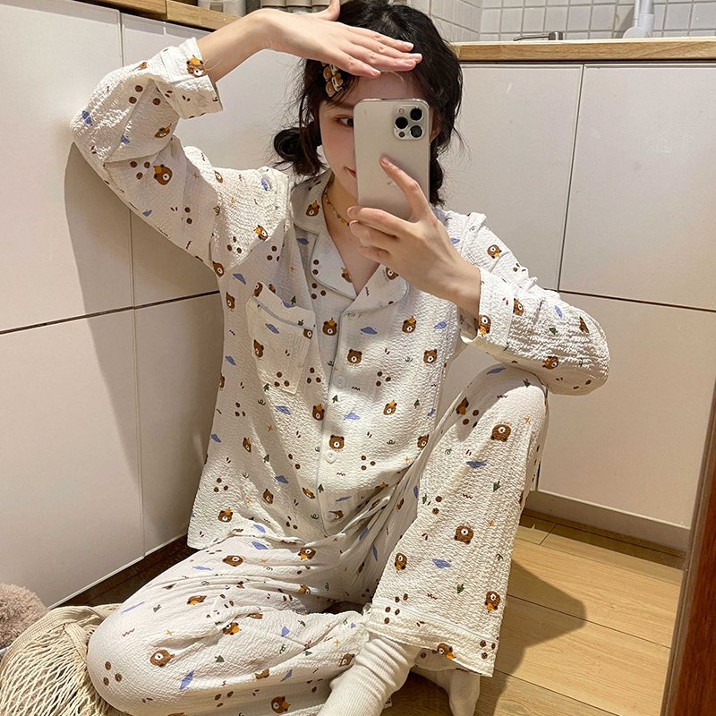Wholesale matching family pajamas, soft and comfortable simple cardigan cartoon pajamas, women's pajamas set