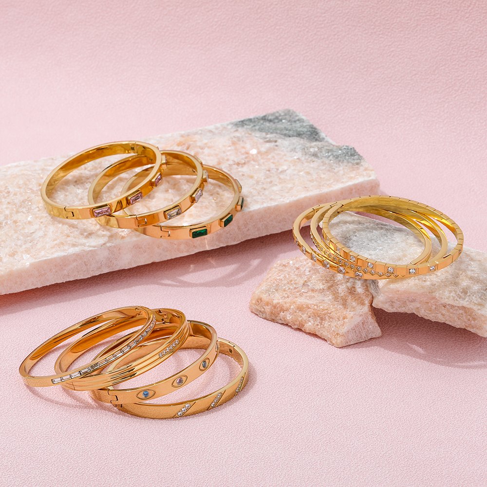 High End Stainless Steel Gold Plated Green Zirconia Polishing All-match Fashion Bangle Bracelet for Women Shiny Jewelry