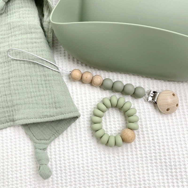 Online Hot Selling Baby Gift Set 100% Organic Cotton Muslin Bunny Comforter Toy Wooden Milestone Cards Matching Bib Gift Set