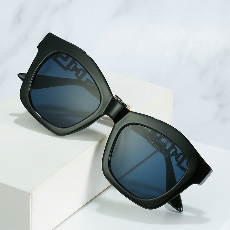 Square sunglasses fashion chain vintage sunglasses men and women all-match large frame modern glasses