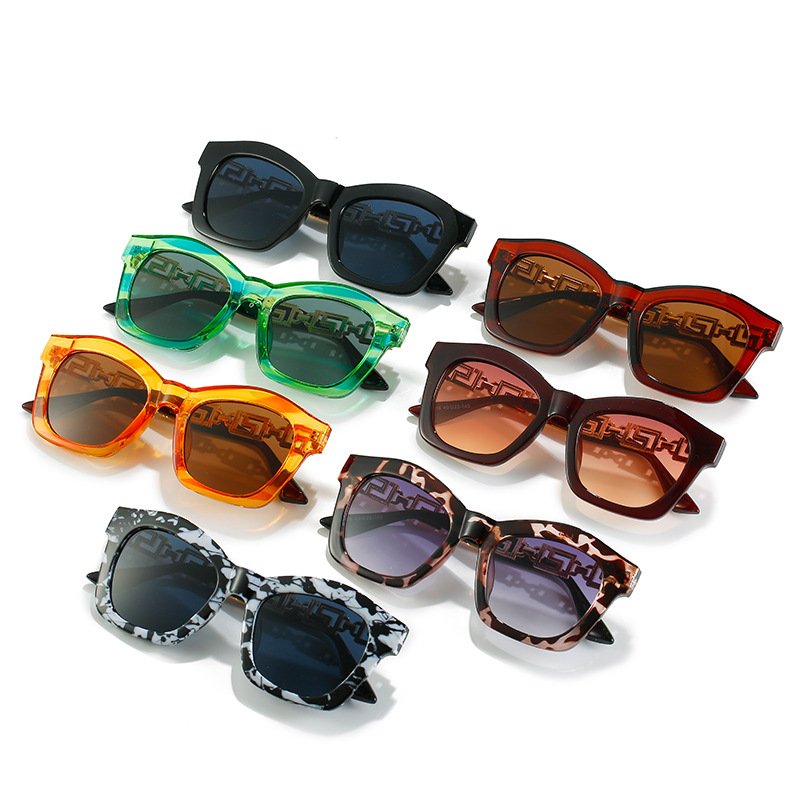 Square sunglasses fashion chain vintage sunglasses men and women all-match large frame modern glasses