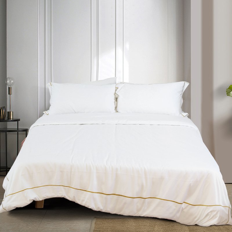 Wholesale high quality Embroidery quilts set Bedsheet luxury bedding with embroidery pillow cover 3 in 1 duvet cover set