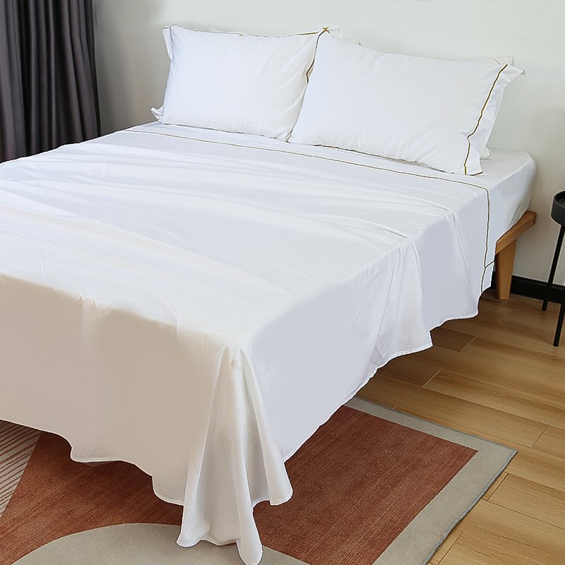 Wholesale high quality Embroidery quilts set Bedsheet luxury bedding with embroidery pillow cover 3 in 1 duvet cover set