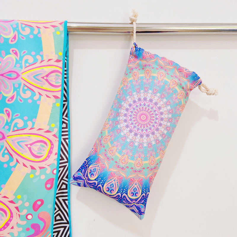 high quality ready to ship quick dry Suede Microfiber Two Side Printed recycled plastic sand free beach towel with matching bag