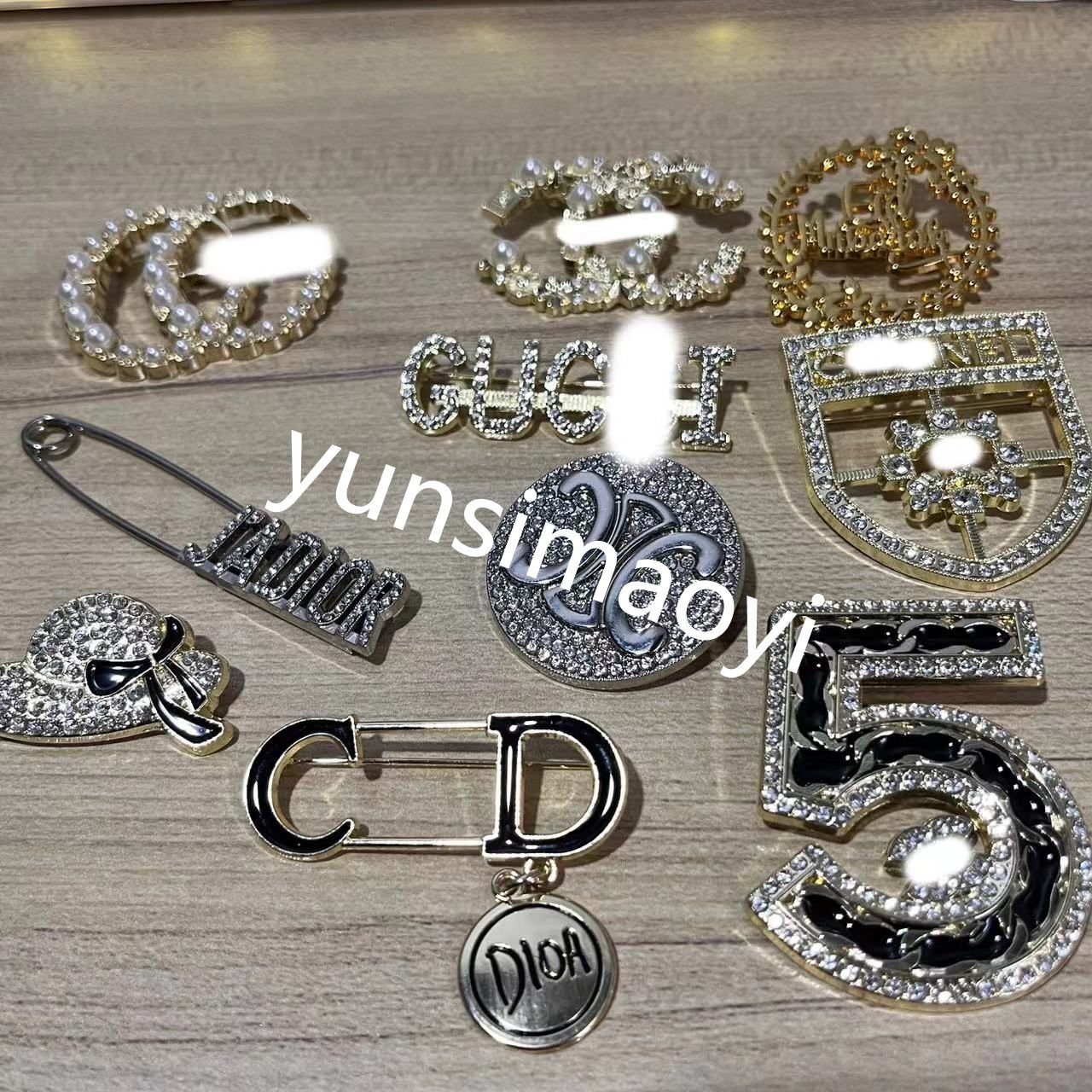 High-grade letter brooch women's high-grade individual corsage chain set diamond all matching dress pin pearl