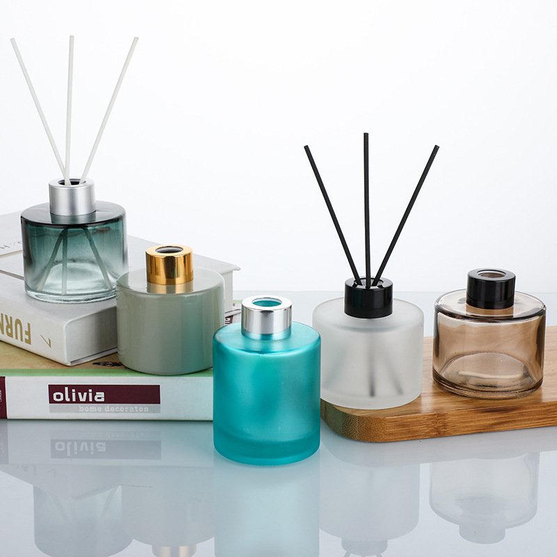 Color Custom Flat Shoulder Black Reed Diffuser Bottle Amber Northern Europe Round Aromatherapy Bottles for Diffuser 100 ml