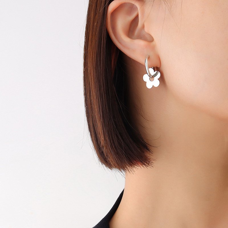 Japanese Korean Style Fashion Exquisite Sweet Girl Hundred Match No Fade Flower Petal Hoop Earrings
