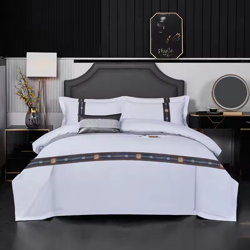 Five-star Hotel spa Resort white cotton custom LOGO embroidery printing four-piece set hotel sheets bedding set