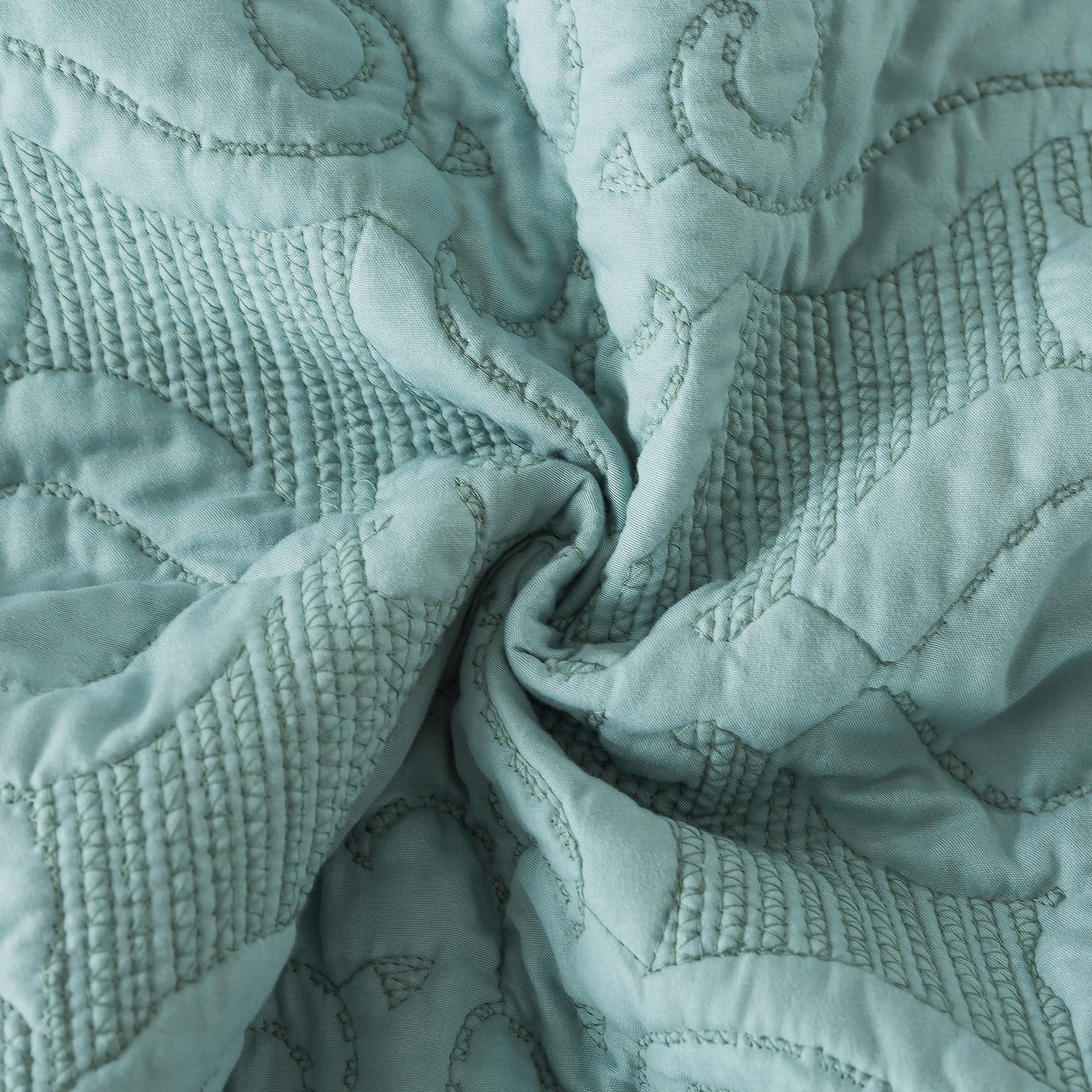 Custom Quilt Bedding Set Random Colors Plain Summer Quilt Embossed Ultrasonic Polyester Quilt