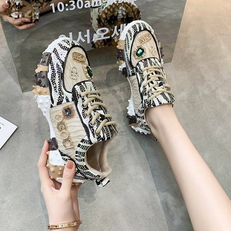 Full diamond color matching casual shoes with diamond inlaid cream color daddy shoes high profile thick soled casual shoes