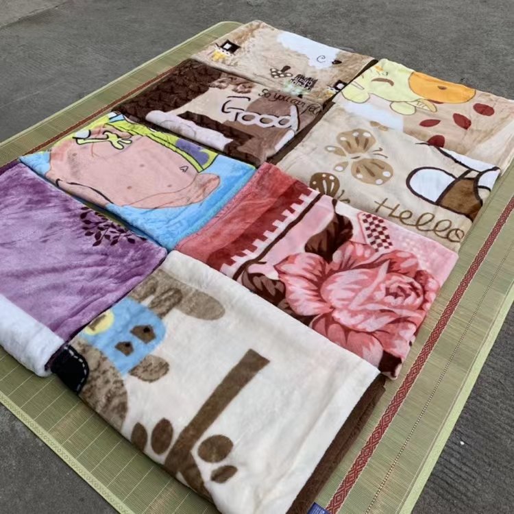 Wholesale casual cheap low price bed blanket warm blanket cartoon print soft single-sided blanket