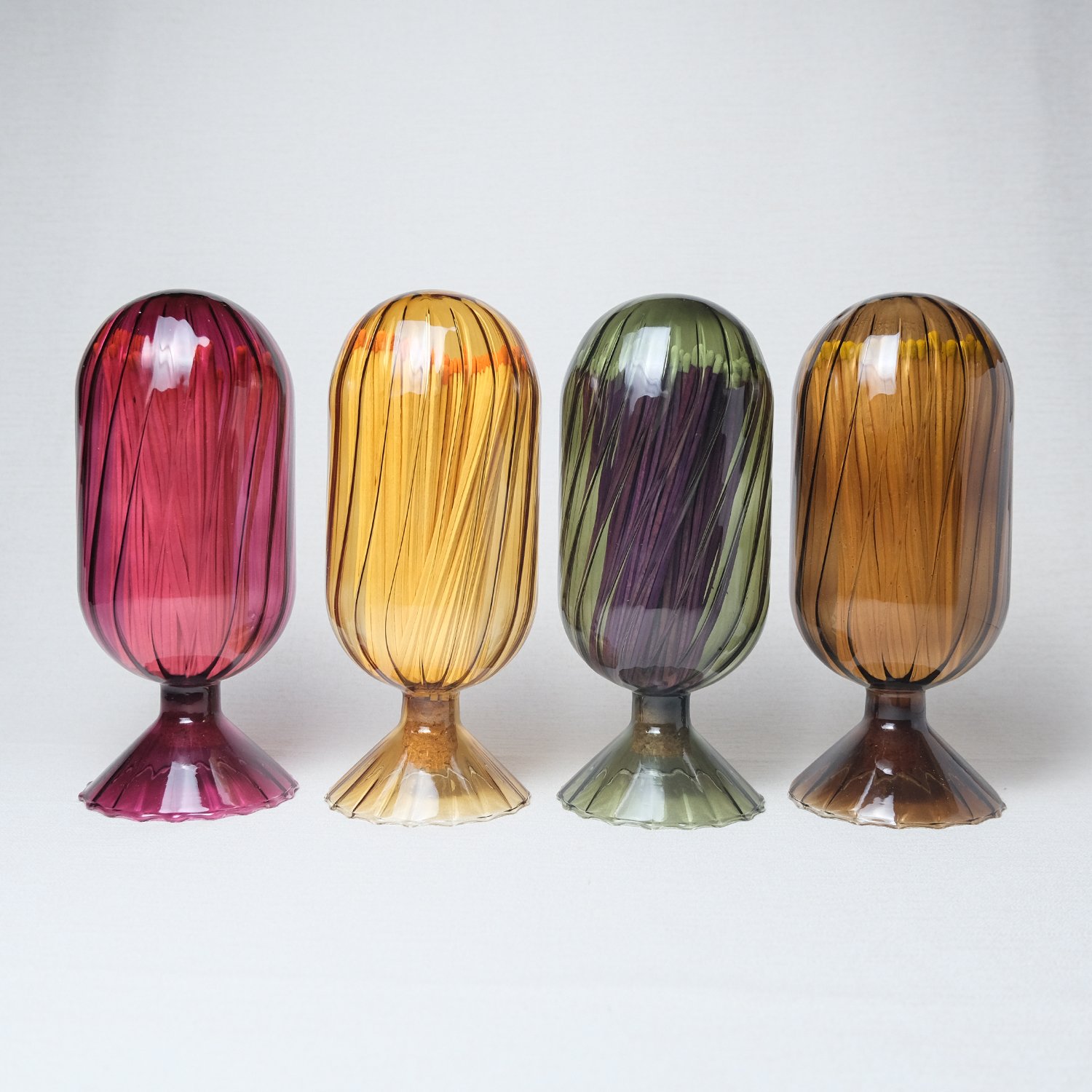 Wholesale Customized Match Decorative Custom Logo Wooden Stick Cloche Glass holder Bottle Of colored Matches strike
