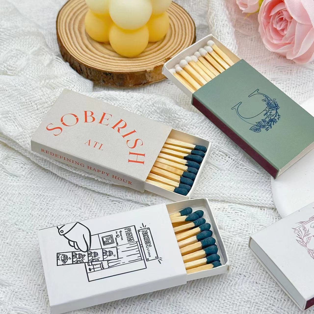 Factory wholesale wooden stick matchbox with customize logo for promotional hotel matches in box for cigar candle safety match