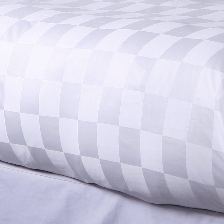 Luxury Fashion Designed 100% Cotton jacquard White Bedding Set Matching Pillows Decorative Bed Runner