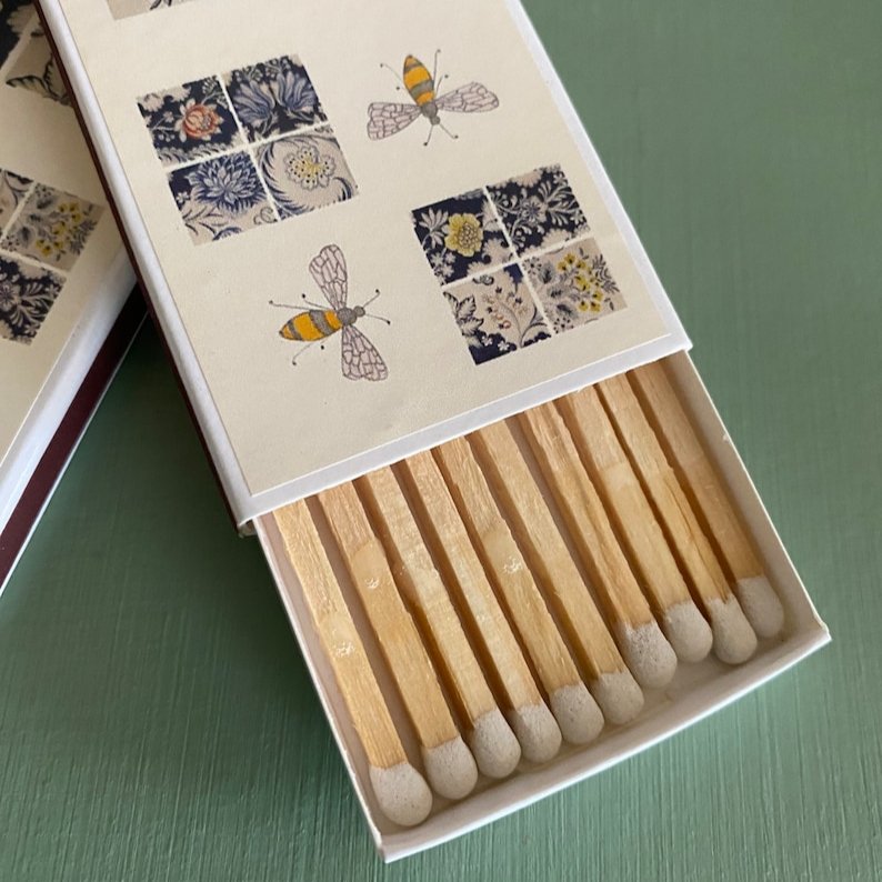 Hot sale wooden stick matches custom hotel advertising safety matchbox matches
